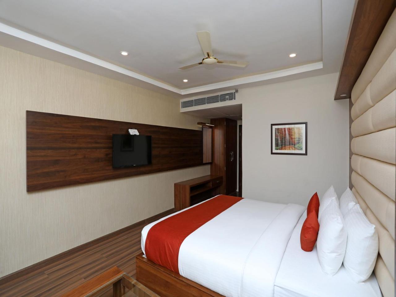 Oyo 16835 Stayotel Kolkata Airport מראה חיצוני תמונה