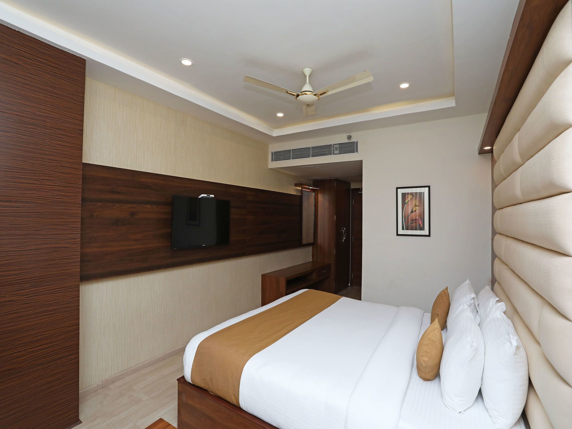 Oyo 16835 Stayotel Kolkata Airport מראה חיצוני תמונה